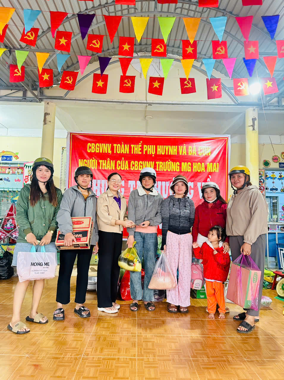 “Lan tỏa yêu thương –Trường MG Hoa Mai  Chung tay hướng về đồng bào vùng lũ”