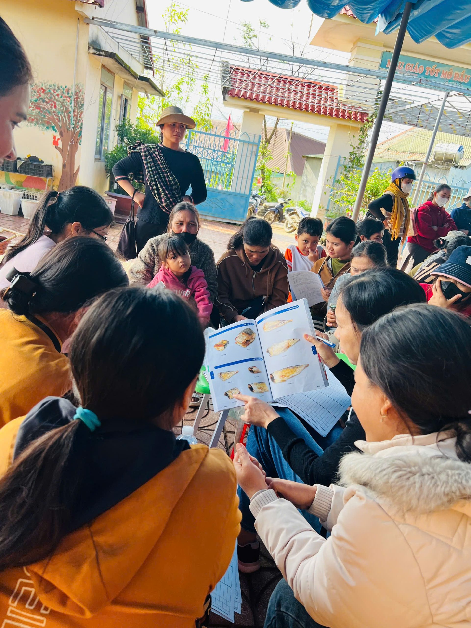 CHƯƠNG TRÌNH KIỂM TRA DINH DƯỠNG VÀ VI CHẤT CHO TRẺ EM NGƯỜI DÂN TỘC THIỂU SỐ TẠI TRƯỜNG MG HOA MAI