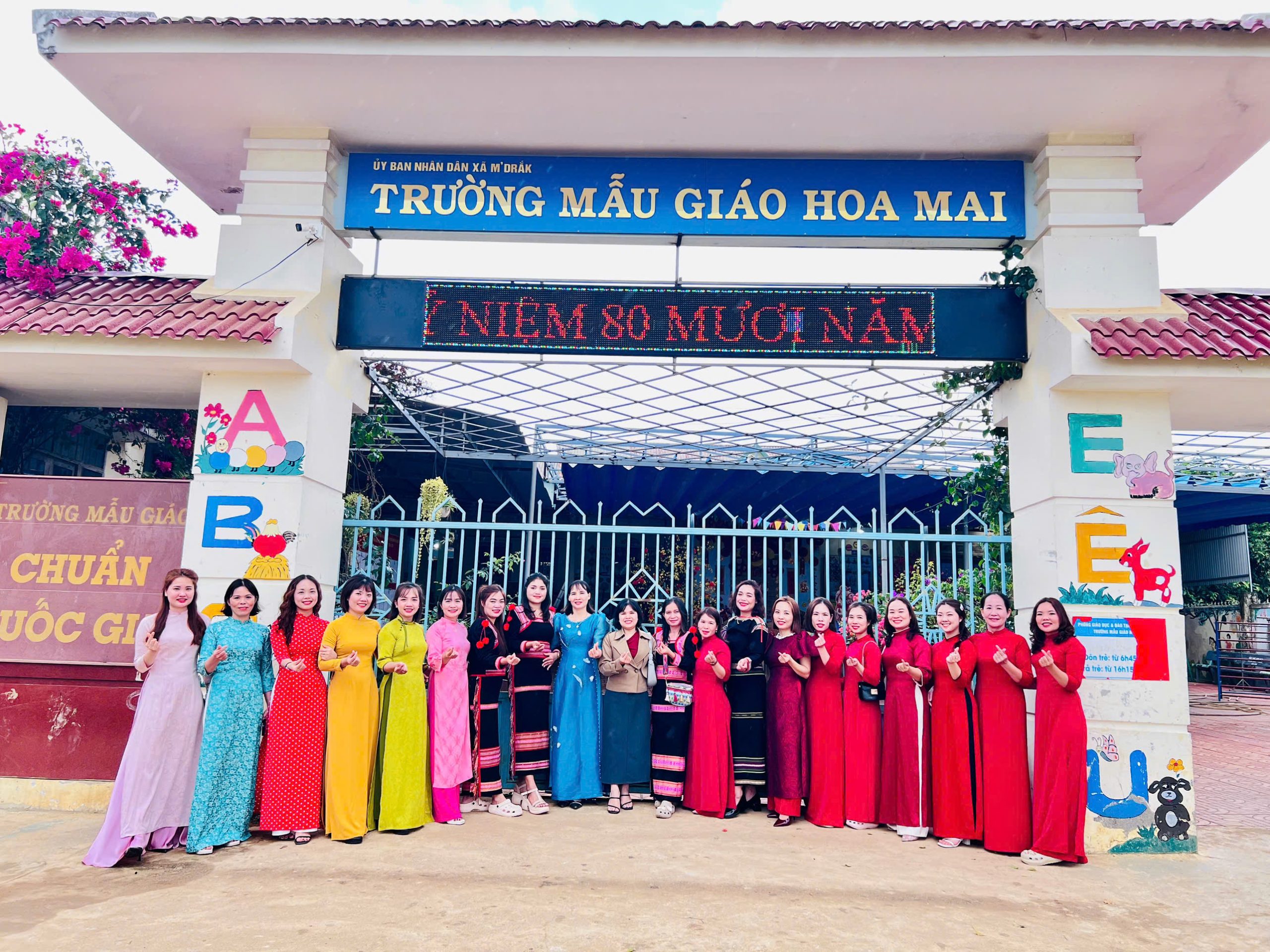 TRƯỜNG MẪU GIÁO HOA MAI TỔ CHỨC CÁC HOẠT ĐỘNG Ý NGHĨA CHÀO MỪNG NGÀY QUỐC TẾ PHỤ NỮ 8/3